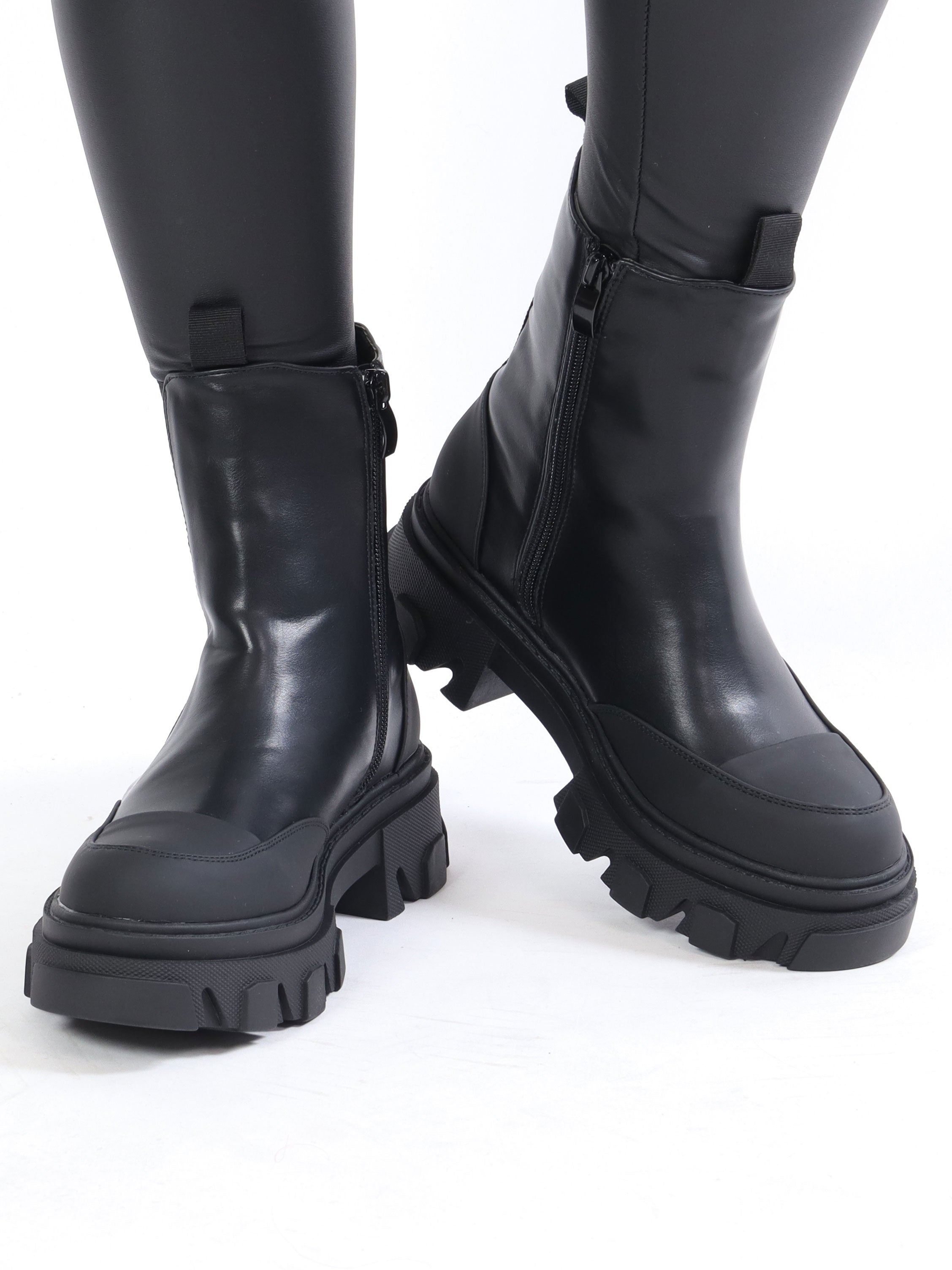 Chicago - Cool chunky biker boots